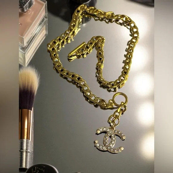 Custom Zipperpull pendant necklace - Picture 4 of 5